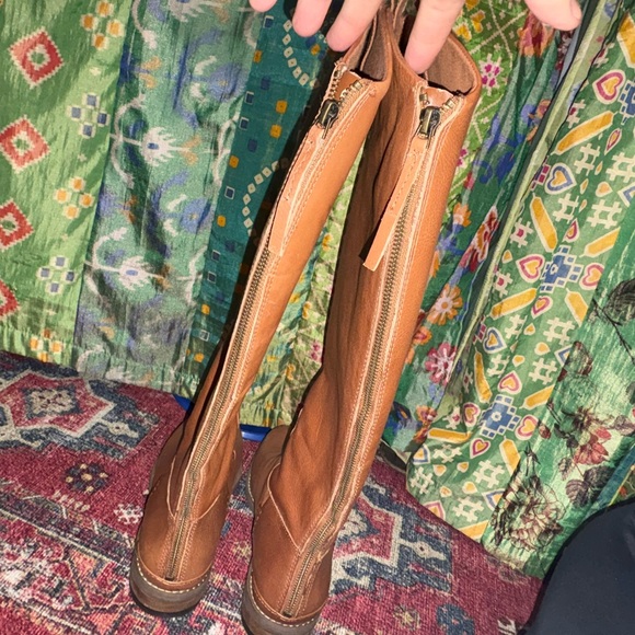 NEW GORGEOUS tall Franco Sarto women’s 10 Leather Riding Boots Camel color - Picture 3 of 11